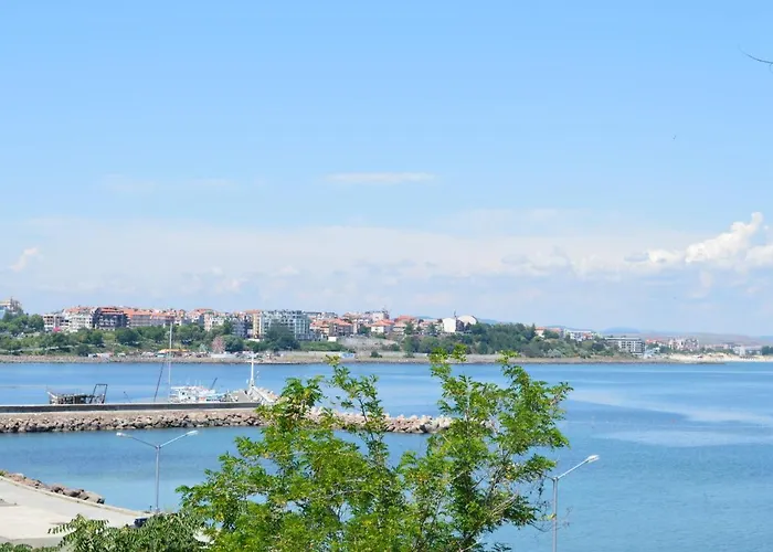 招待所 Saint George - Old 内塞伯尔